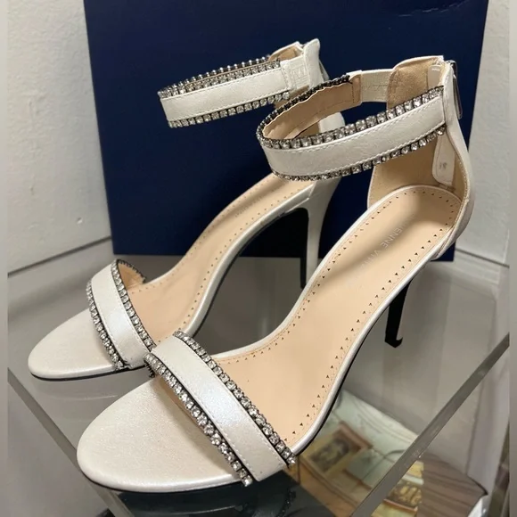 Adrienne Vittadini White Strappy Heels - Picture 7 of 8